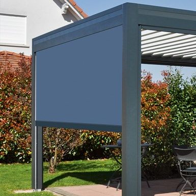 Pergola bioclimatique avec store
